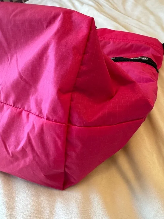 Rare! Lesportsac Carlin Bright Pink Nylon Zip TopTote - Picture 7 of 9
